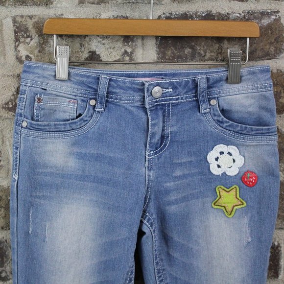 ⭐️Yth Denim 3 for$20⭐️Almost Famous Too Light Blue Denim Cute Patches Girls 12 - Picture 3 of 11